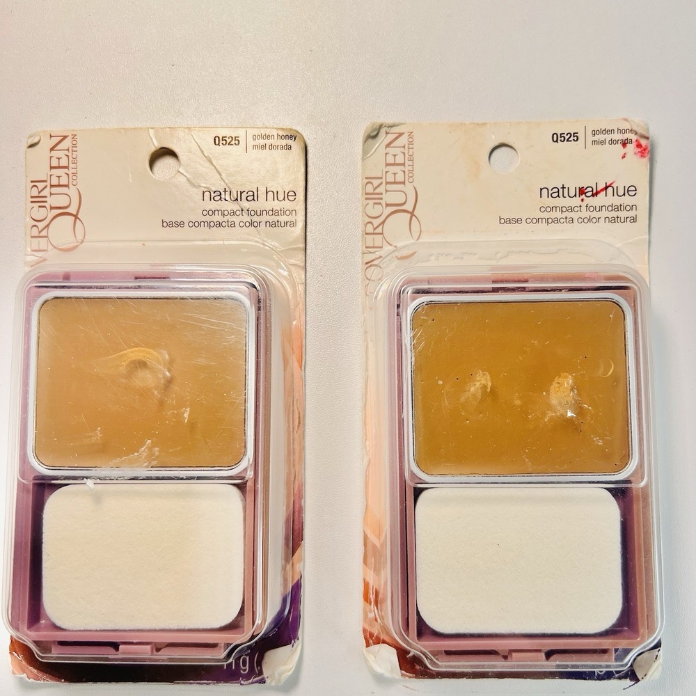 COVERGIRL Queen - Natural Hue Compact Foundation #Q525 Golden Honey - Lot of 2